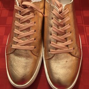 Kenneth Cole Fashion Gold Lace Up Sneakers